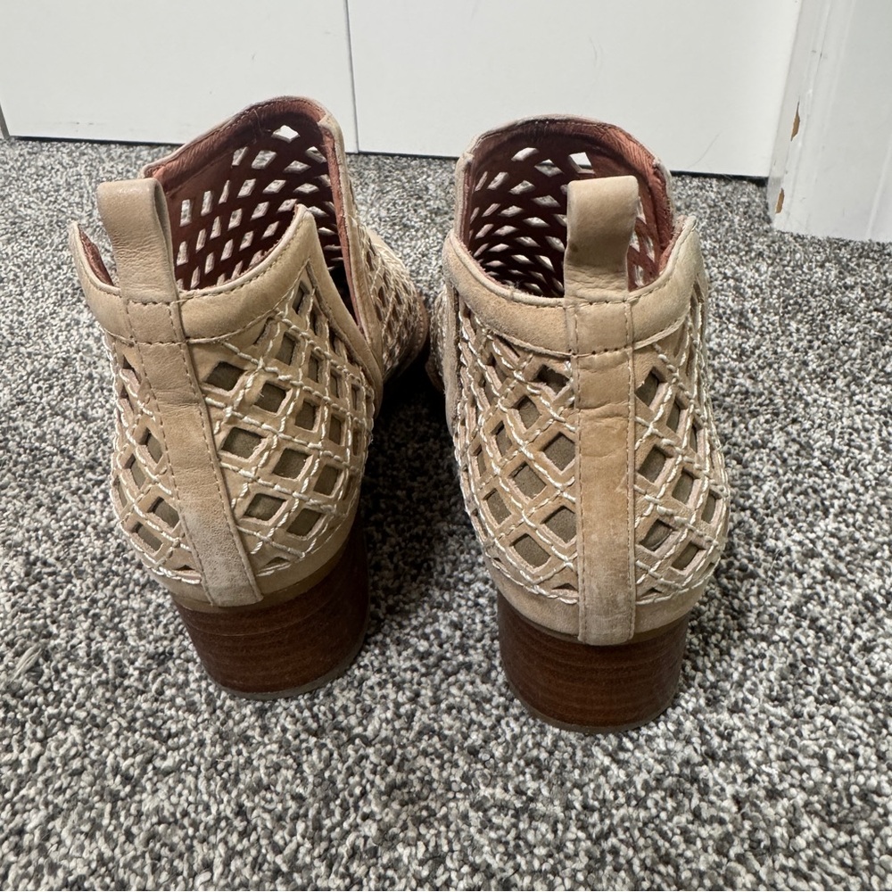 Jeffery Campbell Anthropologie Taggart Tan Beige Cutout Booties Ankle Boots 9.5 - Picture 4 of 10
